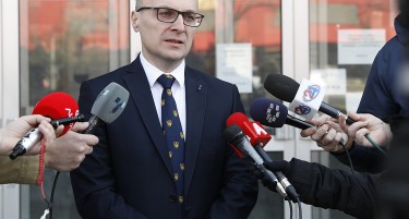 МИЛОШОСКИ ДЕНЕСКА ВО ПОЛИЦИСКАТА СТАНИЦА ВО ЦЕНТАР - го пријавува Азири за закани преку фејсбук за кршење раце и нозе