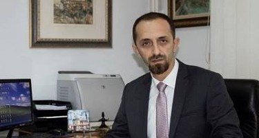 ВАЛМИР АЗИРИ ЈА ИЗБРИША ПОРАКАТА ЗА КРШЕЊЕ РАЦЕ И НОЗЕ - „ама тоа нема да го спаси од гонење“, Фејсбук ги има постовите