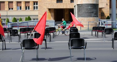 СИНДИКАТОТ НЕ СЕ ОТКАЖУВА, ЗА УТРЕ ПОДГОТВУВА 14 СТОЛЧИЊА - членовите на Комисијата за буџет што ќе кажат „не“ ќе ги повикаат по име и презиме