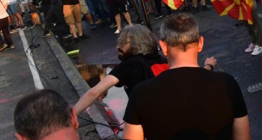 Апасиев: Тие со качулките од синоќа не беа на Левица