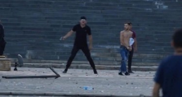 Се појави фотографија од уште едно лице со пиштол кај Мавровка