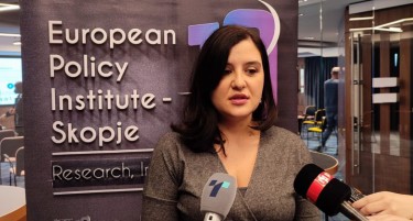 Кацарска: Референдум за францускиот предлог би бил макотрпен и долго процес, но не треба се исклучи како решение