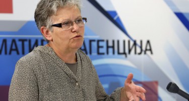 НАЈЧЕВСКА ЗА ПОРАКАТА НА ПРЕМИЕРОТ ДЕКА ВМРОВСКИТЕ ПРАТЕНИЦИ СЕ НЕВОСПИТАНИ - така е кога извршната власт ја предводат луѓе кои немаат појма што е поделба на власта