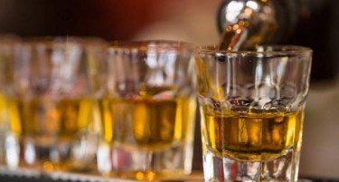 ВО СКОПЈЕ СЕ ДОБИВА ЌОТЕК И АКО ВО КАФЕАНА ИМ ЗАБРАНИШ НА ГОСТИТЕ ДА КРШАТ ЧАШИ И ЧИНИИ - еве кој го извлекол подебелиот крај