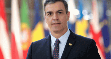 СЛЕДЕТЕ ГО ВО ЖИВО ОФИЦИЈАЛНИОТ СВЕЧЕН ПРЕЧЕК - Шпанскиот премиер во Скопје