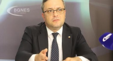 (ВИДЕО) Бугарски пратеник вели дека во Македонија има криза на идентитет