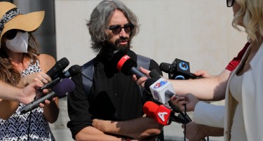 РАСПЕАНИ СКОПЈАНИ ЌЕ ГО РАСПОЛОЖАТ НАРОДОТ, Апасиев предлага да се снимаат пред верски објект