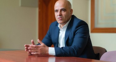 ВОНРЕДНА ВЕЧЕРНА ПРЕС-КОНФЕРЕНЦИЈА НА ПРЕМИЕРОТ КОВАЧЕВСКИ - што ли ќе и соопшти на јавноста