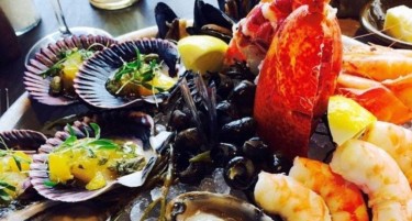 НИКОЈ НЕ СМЕЕ ДА ЈАДЕ МОРСКИ ПЛОДОВИ ВО ВЛАДА, А БОГАМИ НИ БАДЕМИ НИ ЛЕШНИЦИ - премиерот Ковачевски забранил да се арчат пари на граѓаните