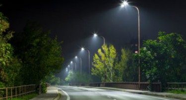 АКО ШТЕДИТЕ СО ЛЕД СВЕТИЛКИ РЕДНО Е ДА ЈА ДОЗНАЕТЕ ВИСТИНАТА: Светлината што ја даваат е штетна за здравјето