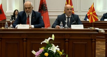 Ковачевски: Денеска ќе потпишеме договор Албанија да ни ги врати иконите