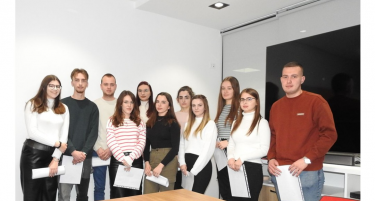 ФОНДАЦИЈАТА ЕДУКАТА ГИ ИЗБРА ПРВИТЕ 12 СТИПЕНДИИ