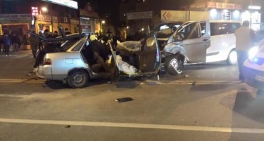 (Видео) Ги внесуваа директно во возила на Брза Помош: Тешка сообраќајка кај Рампа во Скопје
