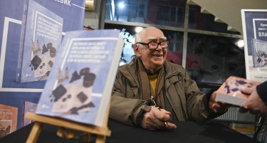 Влада Урошевиќ: Во време кога сите сакаат да напишат современ, јас напишав старовремски роман