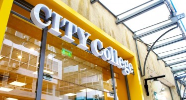 Со СИТИ Колеџ, Европскиот кампус на Универзитетот Јорк и Универзитетот во Стразбур до исклучително академско и студентското искуство