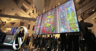 Експертите на Samsung за ТВ уреди ги откриваат важните достигнувања, но и она што нè очекува во иднината на технологијата на екранот