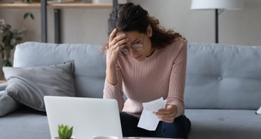 Како неконтролираното кредитирање на населението се рефлектира на економијата