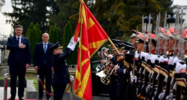 ЈАКНЕЊЕ НА ЕКОНОМСКАТА СОРАБОТКА  И ЗГОЛЕМУВАЊЕ НА ТРГОВСКАТА РАЗМЕНА - Еве што разговараа Ковачевски и Пленковиќ