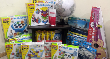 „Литература.мк“ и „Ист гејт мол“ донираа едукативни играчки во „СОС Детско село“