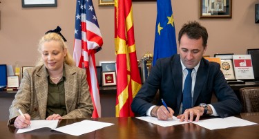 СТИПЕНДИИ ОД СТОПАНСКА БАНКА АД – СКОПЈЕ ЗА СТУДЕНТИТЕ ОД АУЕ – ФОН