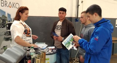 Штандот на БРАКО привлечен за учениците заинтересирани за учење преку работа