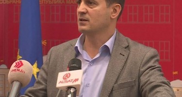 ПРАТЕНИКОТ НА БЕСА ФАДИЉ ЗЕНДЕЛИ: „Поднесувам оставка ако ДУИ и СДСМ гласаат во уставот да пишува „албански јазик“