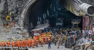 КОНЕЧНО СПАС ЗА ЗАТРУПАНИТЕ РУДАРИ! По повеќе од две недели агонија спасувачите се пробија до нив (ВИДЕО)