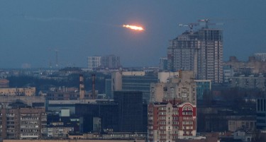 (ВИДЕО) НАЈМАЛКУ 18 ЛУЃЕ ЗАГИНАА: Русија ги нападна  Киев, Одеса, Дњепропетровск, Харков и Лавов