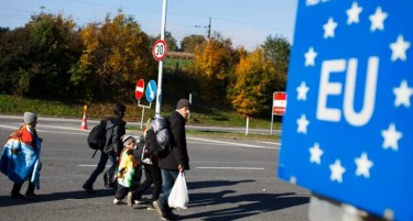 На Европската унија и се потребни еден милион емигранти годишно