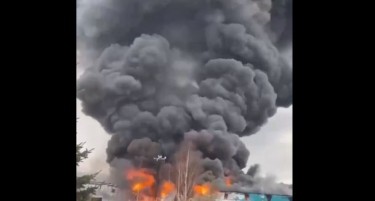 ДАЛИ Е НАПАД СО ДРОН? ОГРОМЕН ПОЖАР ВО БЛИЗИНА НА АЕРОДРОМОТ ВО САНКТ ПЕТЕРБУРГ: Горат магацини, зафатена е површина од 1.000 квадратни метри