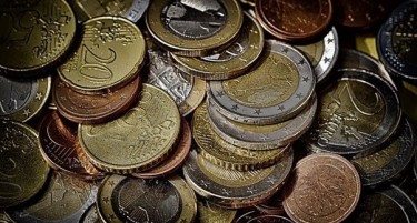 ДОБРО РАЗГЛЕДАЈТЕ ГИ МОНЕТИТЕ ОД ДВЕ ЕВРА ШТО ГИ ИМАТЕ ДОМА: Можеби имате вредна паричка од пет илјади евра, а тоа не го знаете