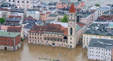 НОВА ЖРТВА ВО ГЕРМАНИЈА: Жена со автомобил пропадна во надојдената вода