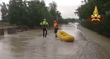 (ВИДЕО) ОДРОНИ И НЕПРООДНИ ПАТИШТА: Силно невреме ја погоди Италија