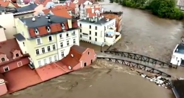 РАСТЕ ЦРНИОТ БИЛАНС: Поплавите однесоа жртви во Европа