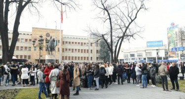 „Сакам да работам“ за групата демонстранти во Струга: Се води неоснована хајка против игрите на среќа!