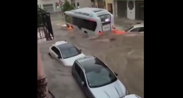 АПОКАЛИПТИЧНИ СЦЕНИ ВО КАН, ГРАДОНАЧАЛНИКОТ БЕСЕН: Поплавени улици, водата носеше автомобили!