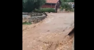 „Поројот носеше се пред себе, патиштата уништени“: застрашувачки сцени во Обровац (ВИДЕО)