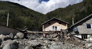 (ФОТО+ВИДЕО) ПОПЛАВАТА УНИШТИ СКОРО ЦЕЛО СЕЛО:  Жителите заминаа, нема услови за живот