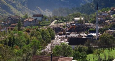 НАЈДЕНА Е УШТЕ ЕДНА ЖРТВА ВО БОСНА: Надлежните трагаат по три лица исчезнати во поплавите