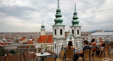 ВАЖНО ЗА СИТЕ БАБИ И ДЕДОВЦИ ШТО ЖИВЕАТ ВО ВИЕНА: Градот издвојува средства за санирање на дефекти во станови и згради