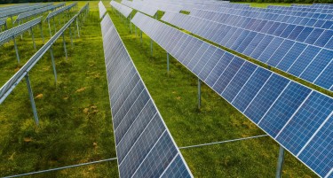 Австралија воведува по три часа бесплатна соларна енергија за сите домаќинства