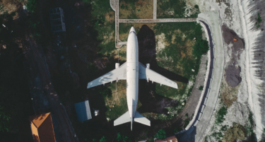 КРАЈНО ОПАСЕН ИНЦИДЕНТ – АВИОН СЛЕТАЛ НА АЕРОДРОМОТ ВО ДУБРОВНИК, МУ СЕ ПРИБЛИЖИЛ ДРОН: Загрозена безбедноста на патниците и екипажот