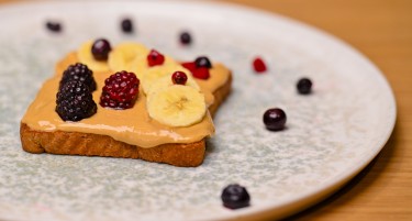 Следете го внесот нa протеини секој ден, без да се откажете од вкусни намирници