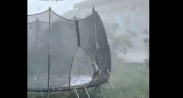 (ВИДЕО) АПОКАЛИПСА ВО ФРАНЦИЈА: Луѓе загинаа во невремето