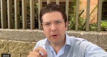 КОЛУМБИСКИ ПОЛИТИЧАР ЗАСТРЕЛАН ОД 15-ГОДИШНО МОМЧЕ! Вознемирувачки снимки од потерата, ранет во ногата и пука кон полицијата (ФОТО, ВИДЕО)