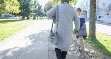 РАБОТАТ ПРЕКРАТКО И СЕ ПЕНЗИОНИРААТ ПРЕРАНО: Ова го вели Светска банка за земја од регионот