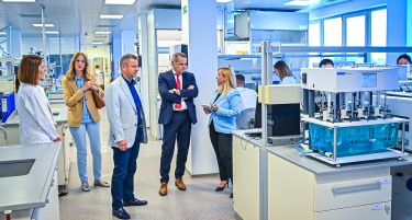 Францускиот амбасадор во официјална работна посета на „Алкалоид“