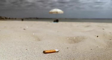 Од утре забрането пушење на отворено во Франција