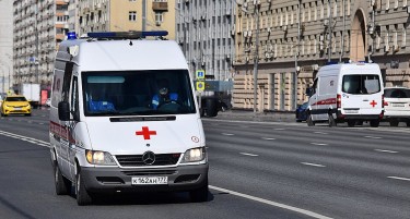 ПОВРЕДЕНИ СЕ ПОВЕЌЕ ОД 10 ЛУЃЕ: Се урна пешачки мост во Русија