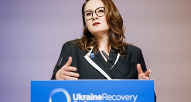 Политички потрес во Украина: Зеленски го разреши премиерот Шмихал и постави шефица на чело на владата